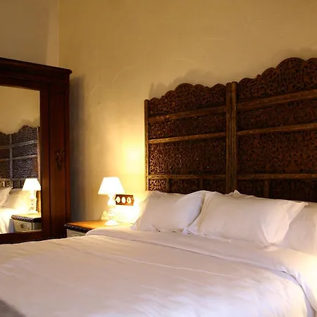 La Casona De *
